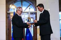 15. 10. 2015, Vipava – Predsednik Pahor odlikoval Univerzo v Novi Gorici ob 20-letnici delovanja (STA/Stanko Gruden)